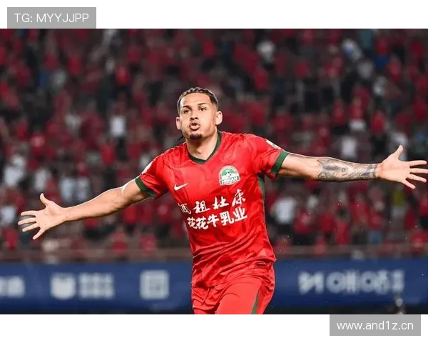 周缘德晒与晋鹏翔和晓强冲超合照